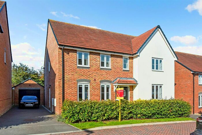 4 Bedroom Detached House To Rent In Tolme Way, Picket Piece, Andover, SP11