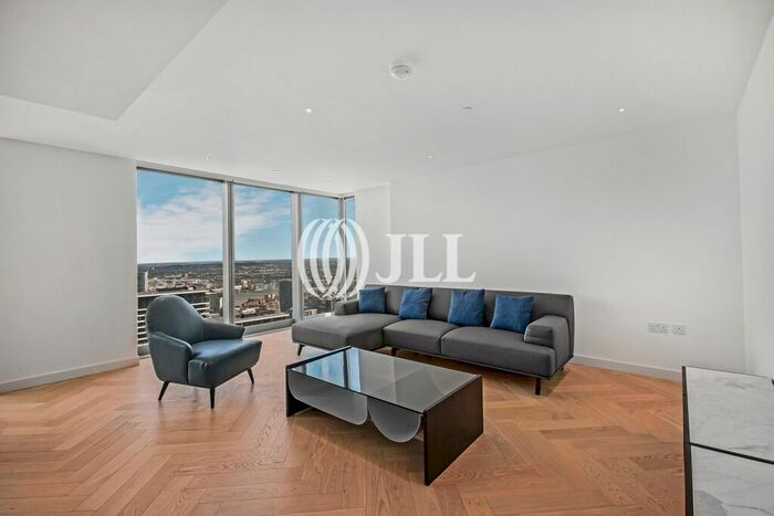 3 Bedroom Flat To Rent In Landmark Pinnacle, Marsh Wall, E14