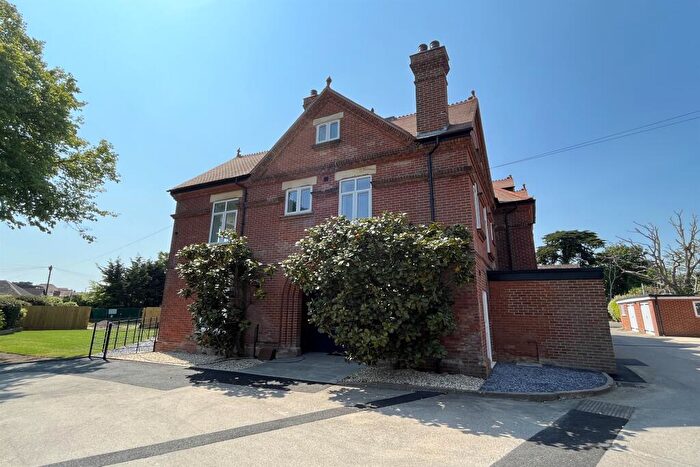 2 Bedroom Flat For Sale In Southbourne, BH6