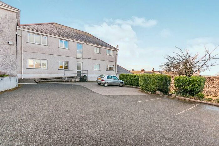 1 Bedroom Flat To Rent In Sea View Terrace, Camborne, Cornwall, TR14