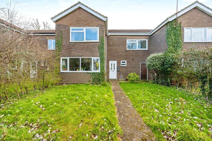 4 Bedroom Terraced House For Sale In Hartland Avenue, Bedford, Bedfordshire, MK40