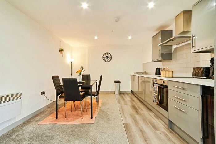 1 Bedroom Apartment For Sale In Green Lane, Yeadon, Leeds, LS19