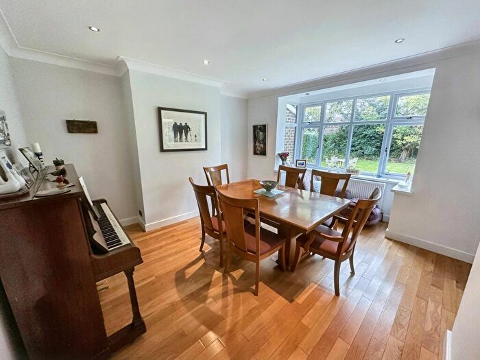4 Bedroom Detached House For Sale In Park Road, Prestwich, M25