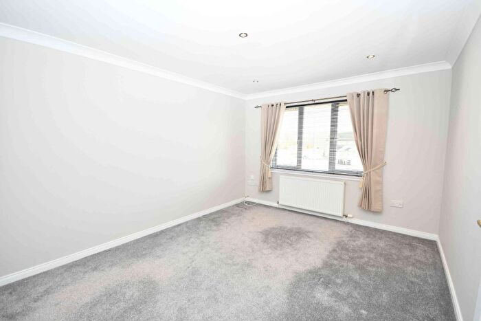 2 Bedroom Flat To Rent In Pinewood Court, Inverness, IV2