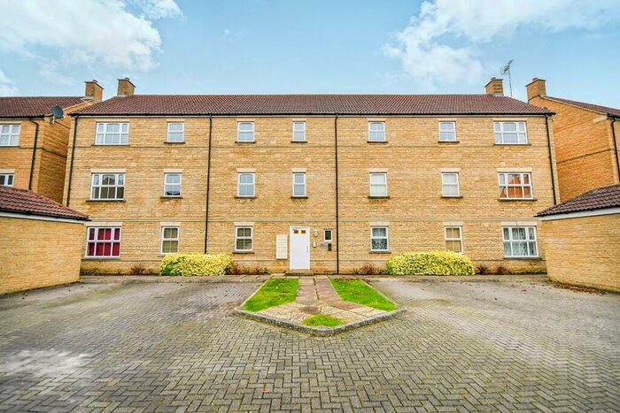 2 Bedroom Flat To Rent In Grouse Road, Calne, Wiltshire, SN11