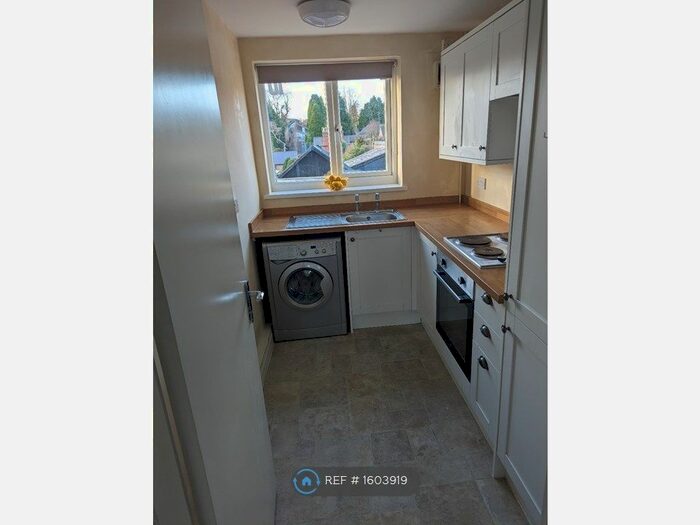 1 Bedroom Flat To Rent In Meridian Court, Bromsgrove, B60