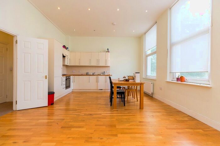 2 Bedroom Flat To Rent In Holloway Rd, Holloway, London, N7