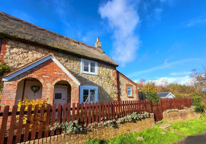 2 Bedroom Semi-Detached House To Rent In Clay Lane, Newbridge, PO41