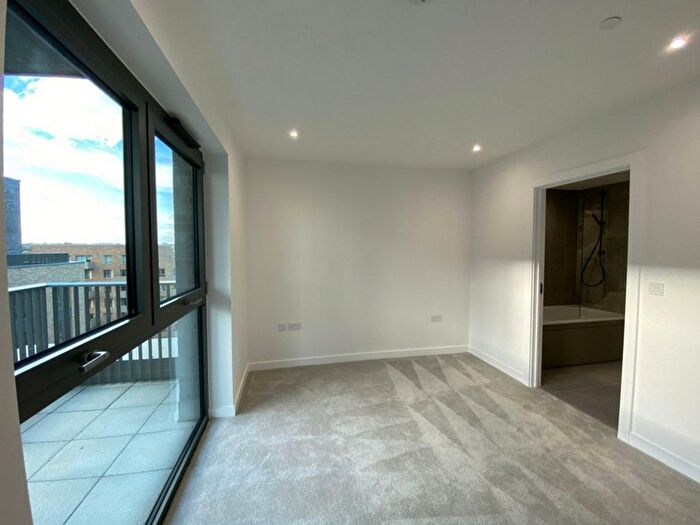 2 Bedroom Flat To Rent In Anax Street, London, N4