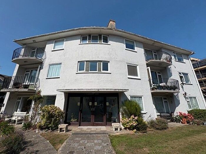 2 Bedroom Flat To Rent In West Terrace, Eastbourne, BN21