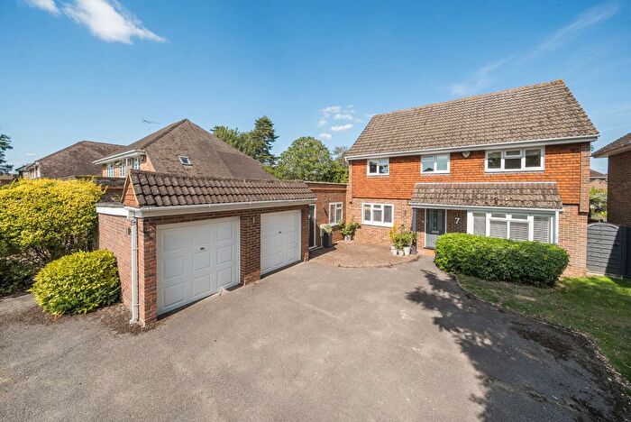 4 Bedroom Detached House To Rent In Ferndown Gardens, Cobham, KT11