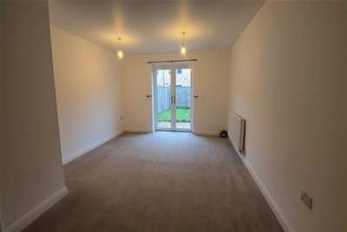 3 Bedroom Town House To Rent In Union Street, Mansfield, NG18