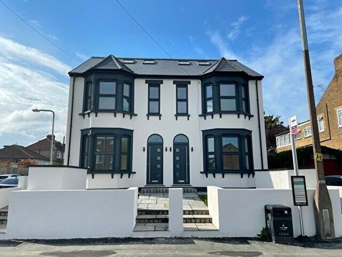 6 Bedroom Semi-Detached House To Rent In Honey Lane, Waltham Abbey, EN9