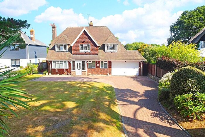 4 Bedroom Detached House To Rent In East Drive, Angmering, West Sussex, BN16