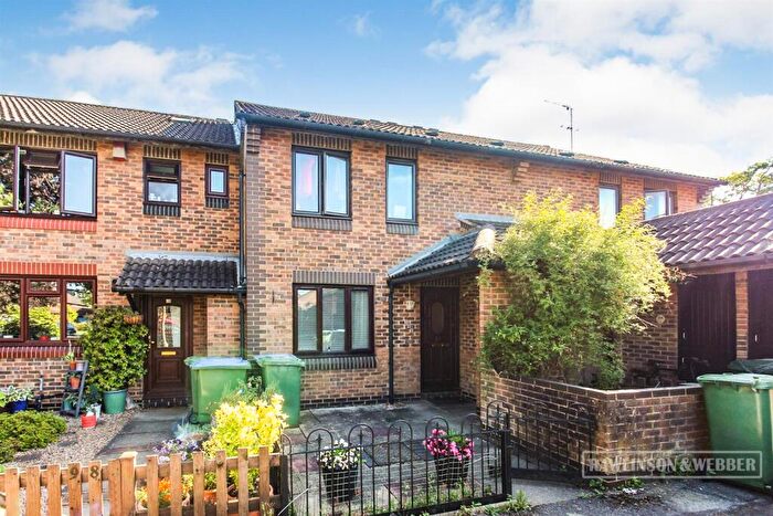 1 Bedroom Apartment For Sale In Avern Road, West Molesey, KT8