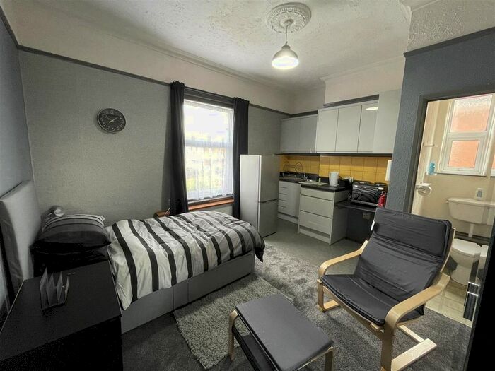 1 Bedroom Property To Rent In Wilton Avenue, The Polygon, Southampton, SO15