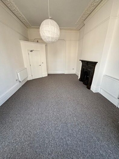 1 Bedroom Flat To Rent In St Aubyns, Hove, BN3