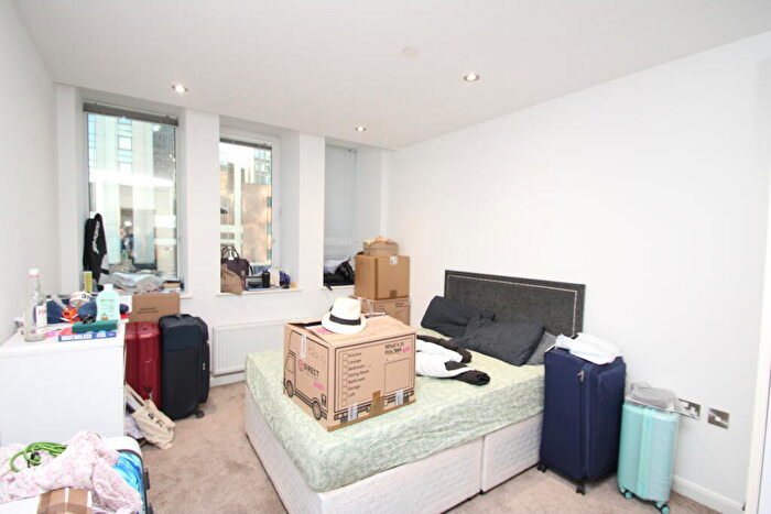 2 Bedroom Flat To Rent In Emerald House, Croydon, CR0