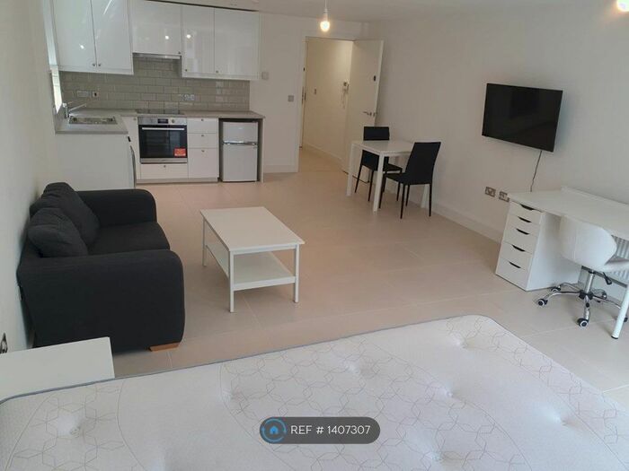 Studio To Rent In Clarendon Road, Leeds, LS2