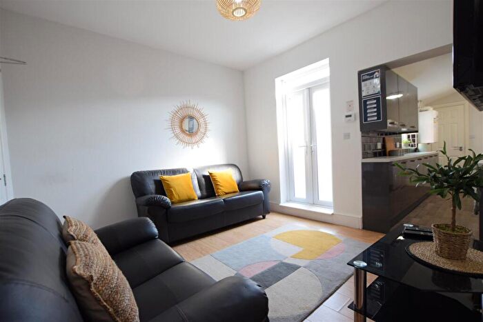 5 Bedroom Terraced House To Rent In Baggholme Road - Student House - /, LN2