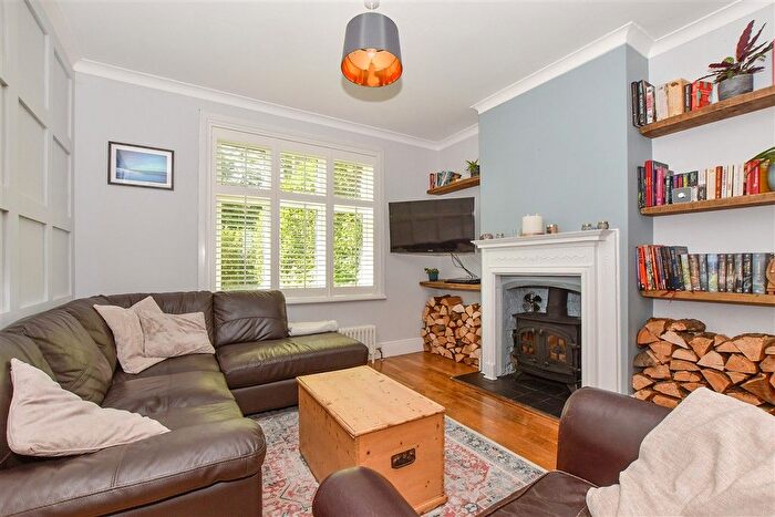 3 Bedroom Terraced House For Sale In Faversham Road, Boughton Lees, Kent, TN25