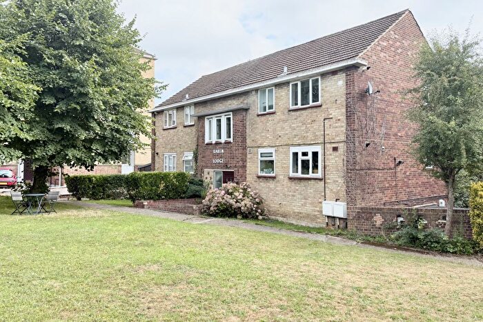 1 Bedroom Flat To Rent In South Norwood Hill, London, SE25