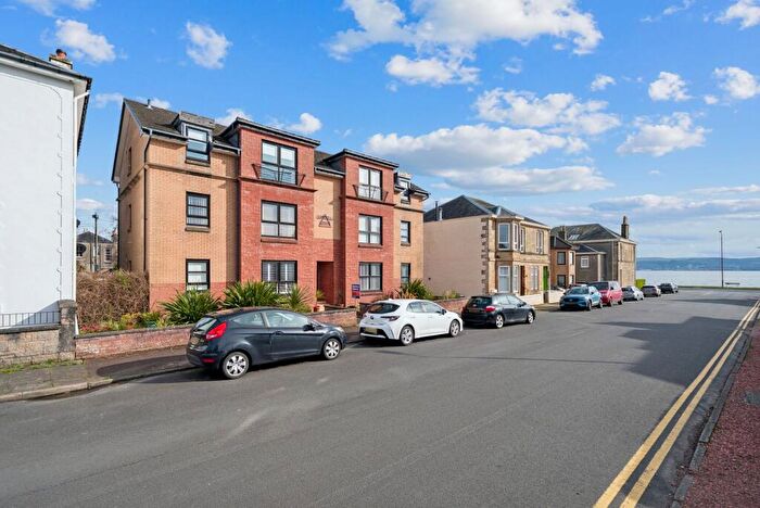 2 Bedroom Flat For Sale In Flat, Campbell Street, Helensburgh, G84