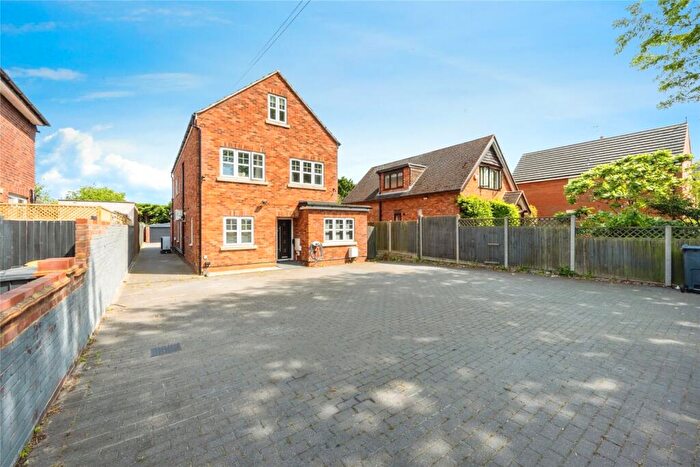 5 Bedroom Detached House For Sale In Newnham Avenue, Bedford, Bedfordshire, MK41