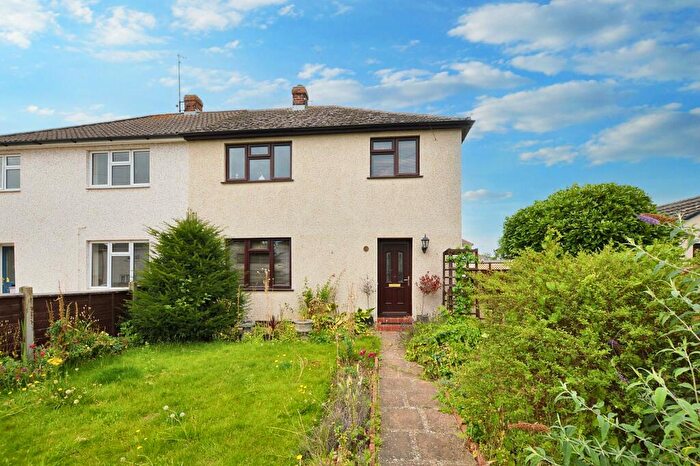 3 Bedroom Semi-Detached House For Sale In The Broadway, Morton, Bourne, PE10