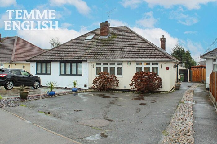 2 Bedroom Semi-Detached Bungalow For Sale In Bridge Road, Wickford, SS11
