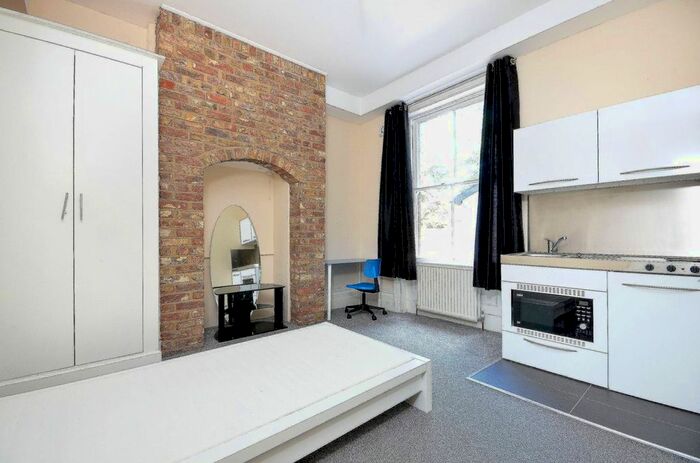Studio To Rent In Hardman Road, Kingston, Kingston Upon Thames, KT2