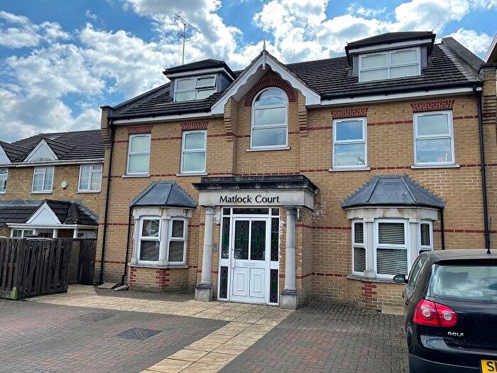 2 Bedroom Flat To Rent In Matlock Court, E18