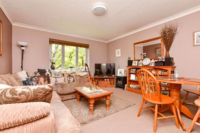 1 Bedroom Flat For Sale In Steep Hill, Croydon, Surrey, CR0