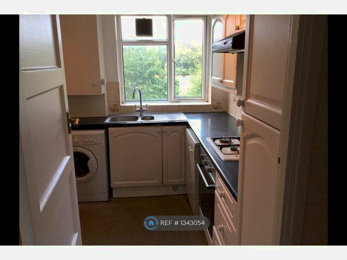 4 Bedroom Flat To Rent In Kingswood House, Kingston Upon Thames, KT2