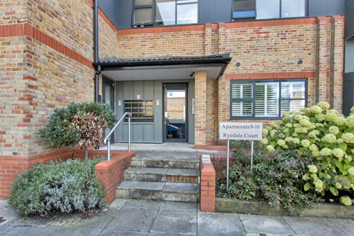 2 Bedroom Flat To Rent In London Road, Riverhead, Sevenoaks, TN13