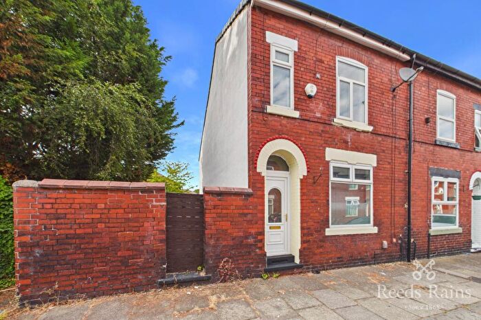 2 Bedroom End Of Terrace House For Sale In Peacock Avenue, Salford, Greater Manchester, M6