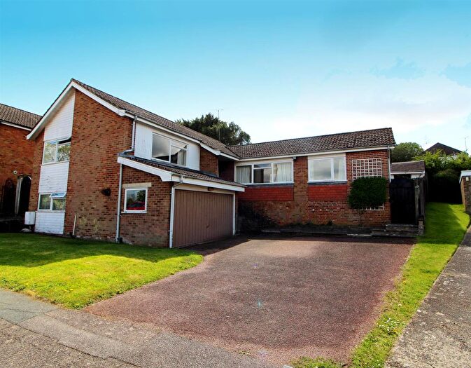 4 Bedroom Property For Sale In Martins Mount, New Barnet, Barnet, EN5