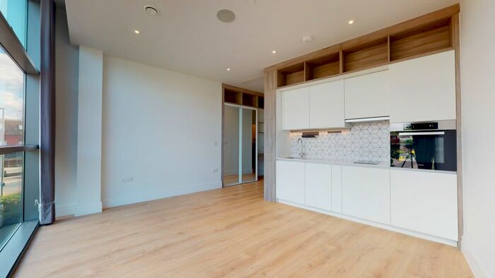 Studio To Rent In Station Road, Addlestone, KT15