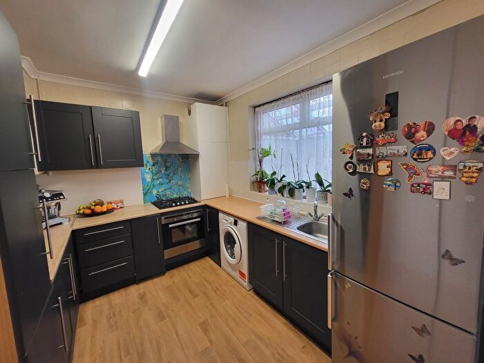 2 Bedroom Property To Rent In Filey Waye, Ruislip, HA4