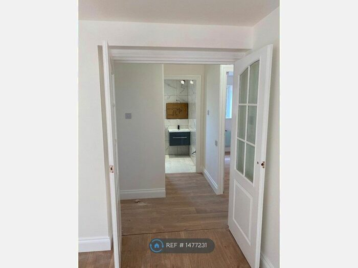 2 Bedroom Flat To Rent In Bond Road, Gillingham, ME8