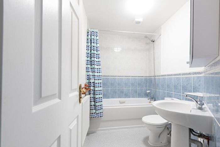 2 Bedroom Apartment To Rent In Mandelbrote Drive, Littlemore, OX4