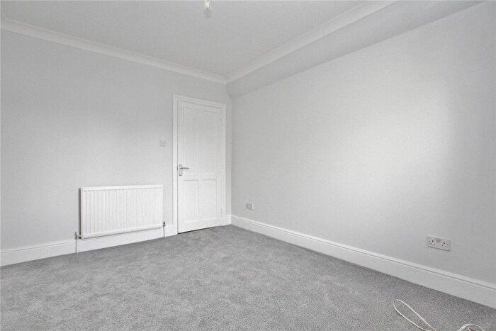 1 Bedroom Maisonette To Rent In Knaphill, Surrey, GU21