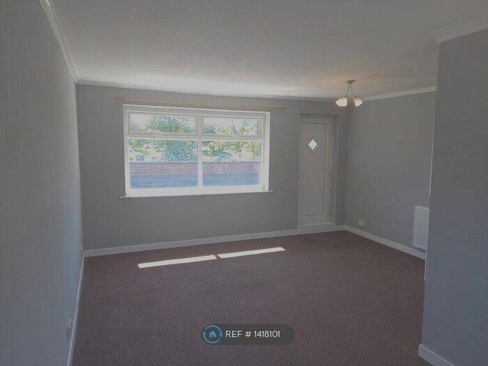 2 Bedroom Flat To Rent In Standfield Centre, Worsley, Manchester, M28