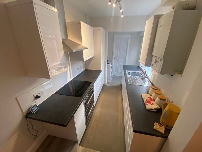 3 Bedroom House To Rent In Dawlish Road, Selly Oak, Birmingham, West Midlands, B29