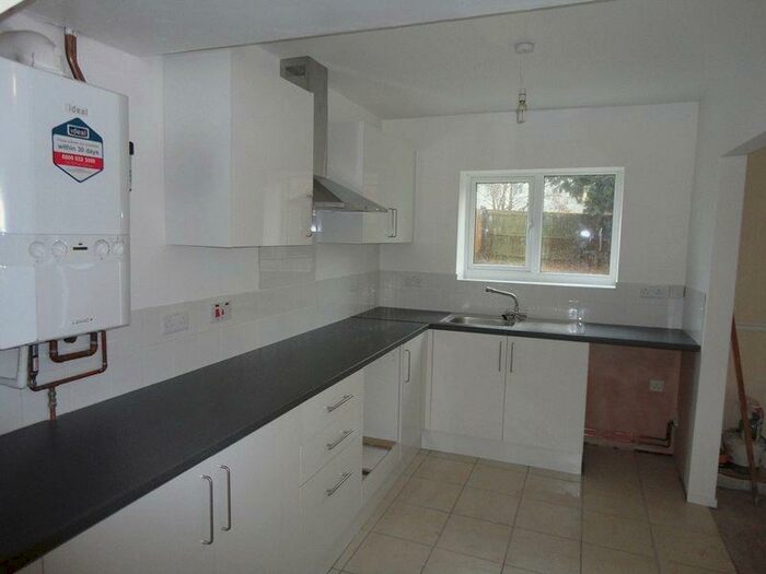 3 Bedroom Semi-Detached House To Rent In Queens Way, Atherstone, CV9