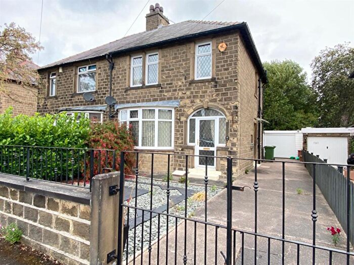 3 Bedroom Semi-Detached House For Sale In Dawson Road, Newsome, Huddersfield, HD4