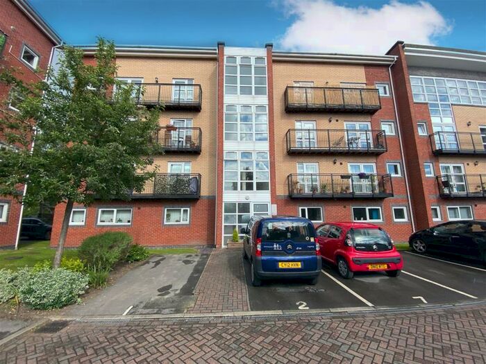2 Bedroom Flat To Rent In Wharf Road, Sale, M33