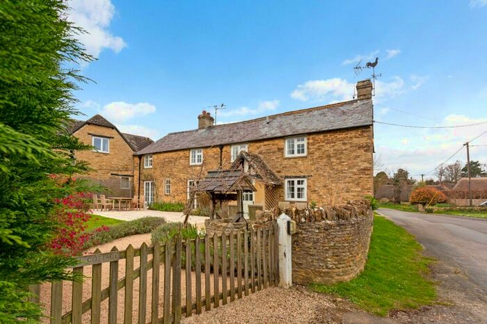 3 Bedroom Semi-Detached House For Sale In Buckland, Faringdon, Oxfordshire, SN7