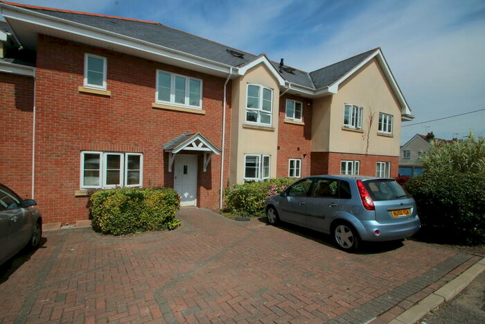 2 Bedroom Ground Flat To Rent In The Approach, Rayleigh, SS6