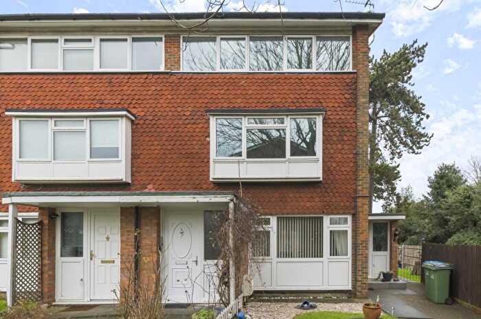 2 Bedroom Maisonette To Rent In Oakways London, SE9